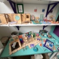 1218660-6 Larger lot with Cribble Craft wooden toys, as well as furnishings, accessories, machines and more