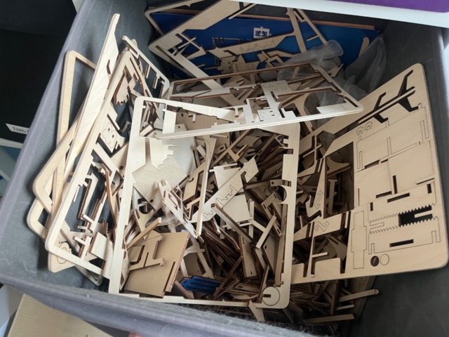 1218660-18 Larger lot with Cribble Craft wooden toys, as well as furnishings, accessories, machines and more