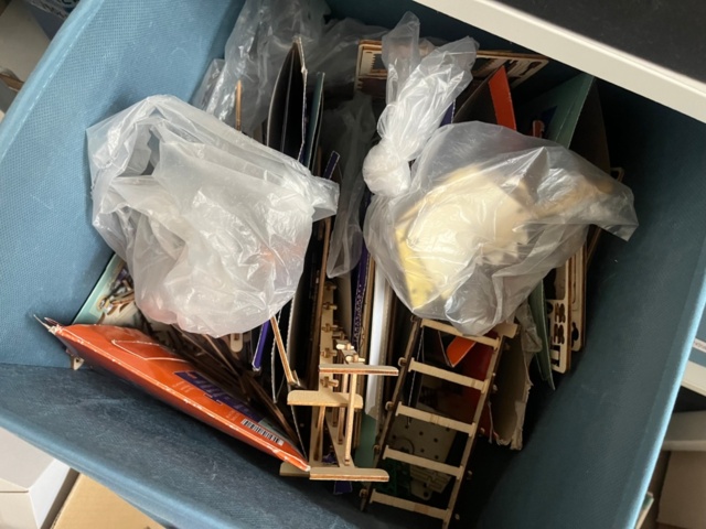 1218660-21 Larger lot with Cribble Craft wooden toys, as well as furnishings, accessories, machines and more