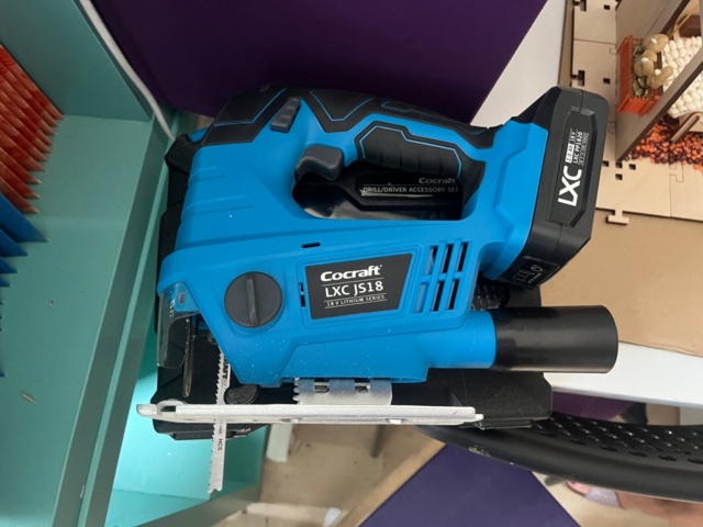 1218660-26 Larger lot with Cribble Craft wooden toys, as well as furnishings, accessories, machines and more