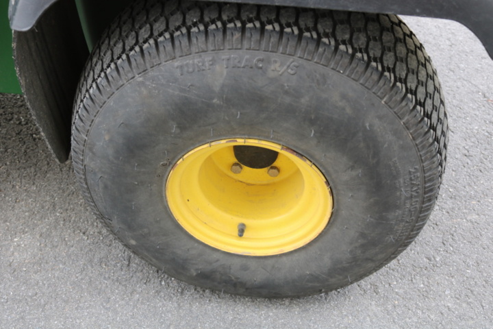 1211154-11 John Deere Gator 4x2 from 2004