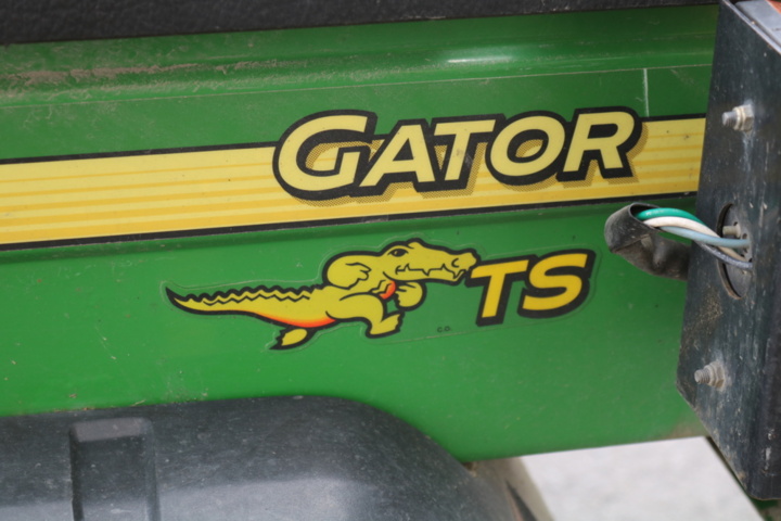 1211154-13 John Deere Gator 4x2 from 2004