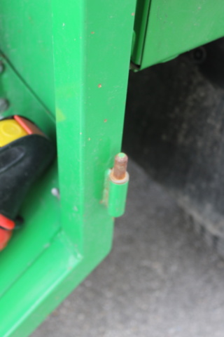 1211154-17 John Deere Gator 4x2 from 2004