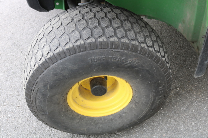 1211154-20 John Deere Gator 4x2 from 2004