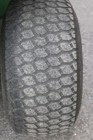 1211154-21 John Deere Gator 4x2 from 2004