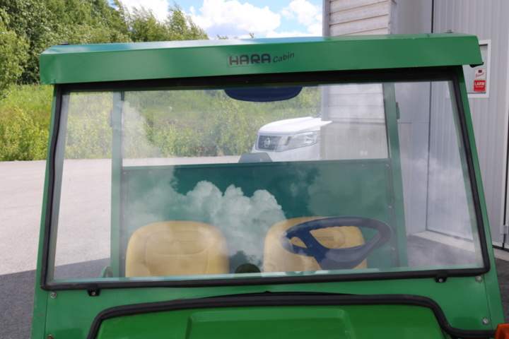 1211154-24 John Deere Gator 4x2 from 2004