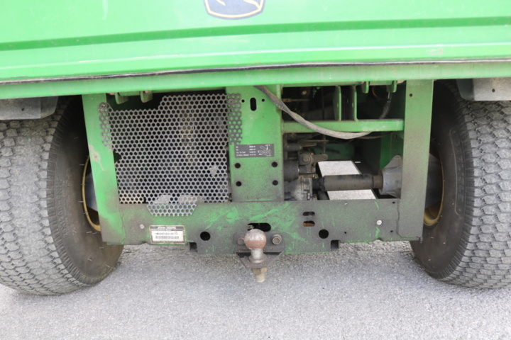 1211154-36 John Deere Gator 4x2 from 2004