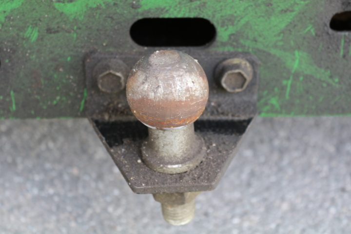 1211154-37 John Deere Gator 4x2 from 2004