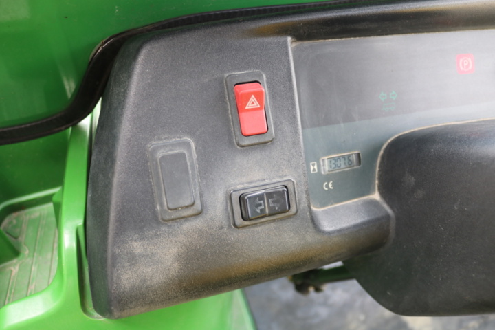 1211154-42 John Deere Gator 4x2 from 2004