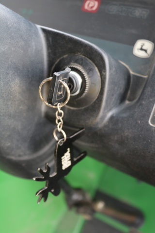 1211154-45 John Deere Gator 4x2 from 2004