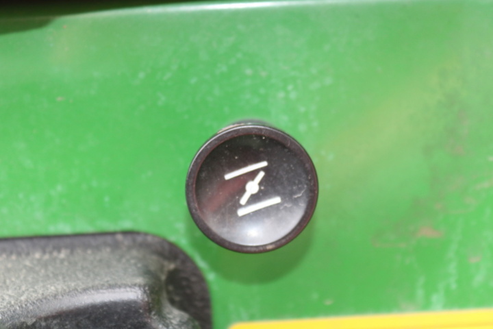 1211154-51 John Deere Gator 4x2 from 2004