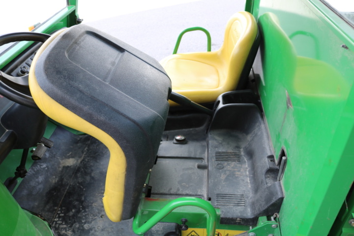 1211154-55 John Deere Gator 4x2 from 2004