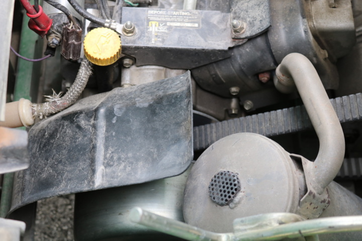 1211154-62 John Deere Gator 4x2 from 2004