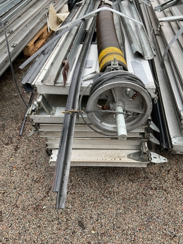 1219082-4 Industrial port