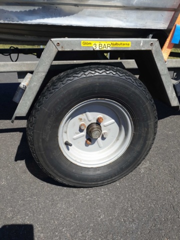 1035933-41 Buster aluminum boat on trailer and 4-stroke engine