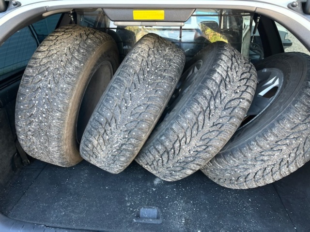 1216733-23 Volvo XC70 2.5T AWD - 2007