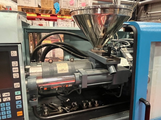 1145479-13 Plastic injection molding machine, Sandretto Micro 40