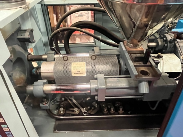 1145479-14 Plastic injection molding machine, Sandretto Micro 40