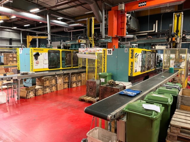 1145499-1 2 plastic injection molding machines, Battenfeld 5000/2500 Unilog 4000 -1988