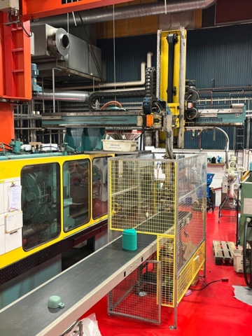 1145499-3 2 plastic injection molding machines, Battenfeld 5000/2500 Unilog 4000 -1988