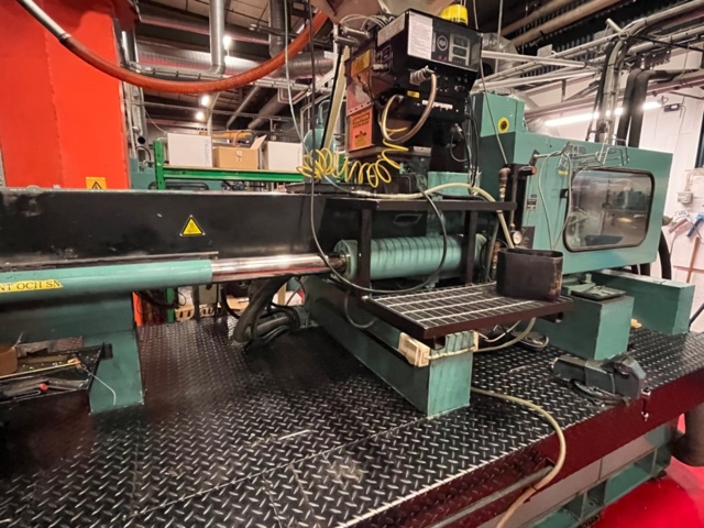 1145499-27 2 plastic injection molding machines, Battenfeld 5000/2500 Unilog 4000 -1988