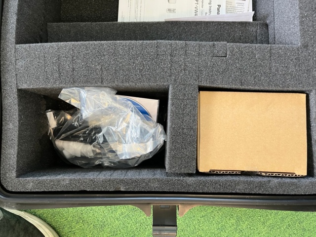 1220403-11 Projector & projector screen, Panasonic PT-VW431D