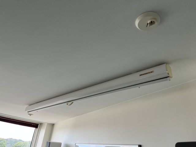 1220403-12 Projector & projector screen, Panasonic PT-VW431D