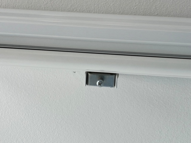 1220403-14 Projector & projector screen, Panasonic PT-VW431D