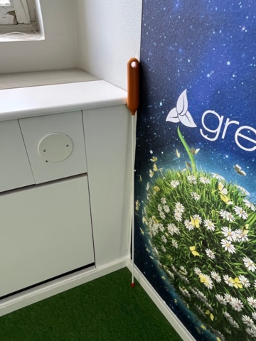 1220403-16 Projector & projector screen, Panasonic PT-VW431D