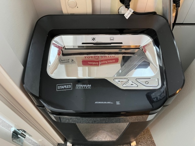1220406-2 Document Shredder, Staples Titanium Cutter