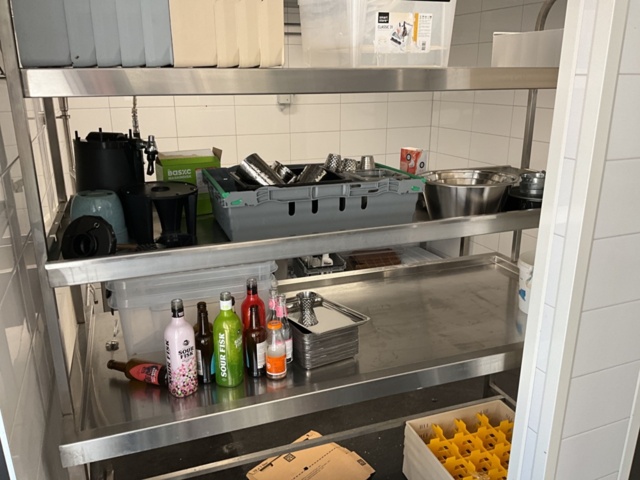 1206243-6 Dish sorting bench with shelf