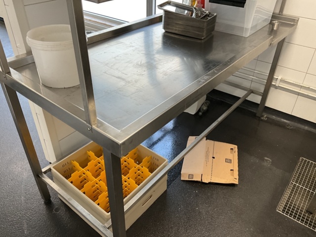 1206243-8 Dish sorting bench with shelf