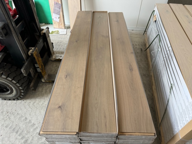 1220896-2 Härdad Ek Mineral Grey 2378x271x11,3 mm, 55 kvm. Klickgolv 5G Dry