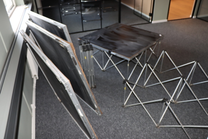 1173707-6 4 platforms 1x1 meter