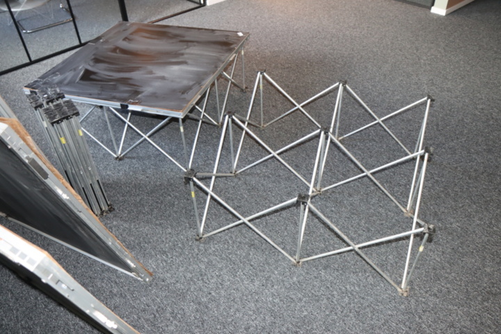 1173707-7 4 platforms 1x1 meter