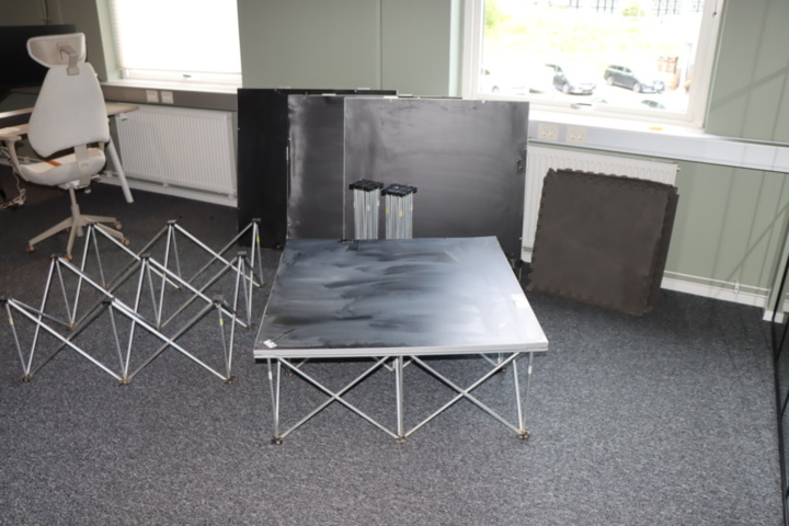 1173707-8 4 platforms 1x1 meter