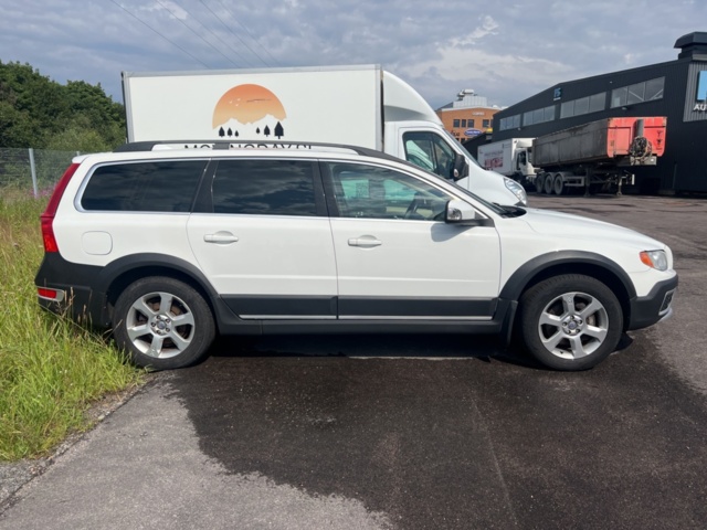1205416-4 Volvo XC70 D5 AWD Manual, 185hp, 2009 Repair item