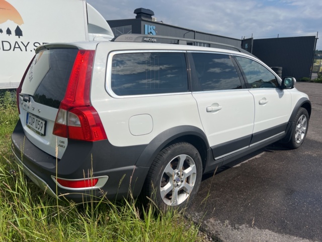 1205416-5 Volvo XC70 D5 AWD Manual, 185hp, 2009 Repair item