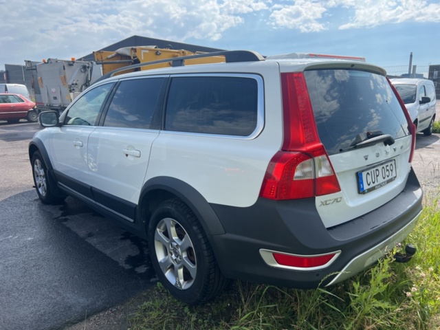 1205416-7 Volvo XC70 D5 AWD Manual, 185hp, 2009 Repair item