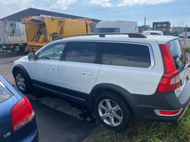 1205416-8 Volvo XC70 D5 AWD Manual, 185hp, 2009 Repair item