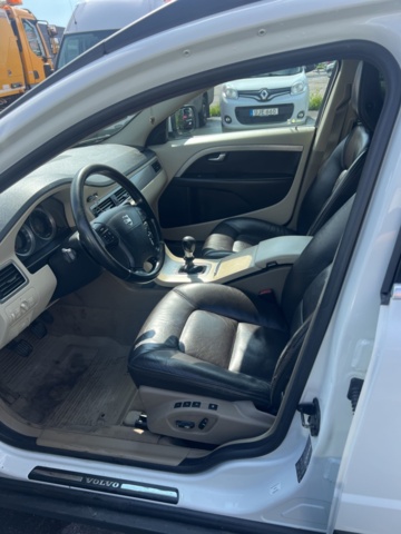 1205416-25 Volvo XC70 D5 AWD Manual, 185hp, 2009 Repair item