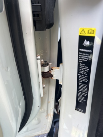 1205416-26 Volvo XC70 D5 AWD Manual, 185hp, 2009 Repair item