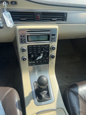 1205416-28 Volvo XC70 D5 AWD Manual, 185hp, 2009 Repair item