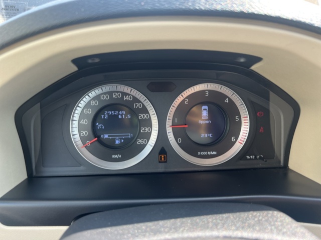 1205416-31 Volvo XC70 D5 AWD Manual, 185hp, 2009 Repair item