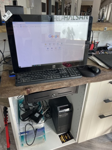 Computer and screen - PS Auction - We value the future - Largest in net ...