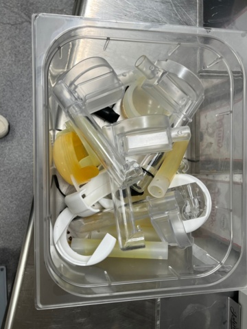 1145587-4 4 ketchup/mustard dispensers