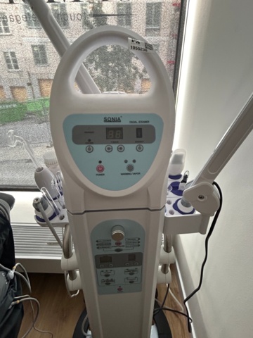 1055236-2 Sonia Facial steamer with accessories