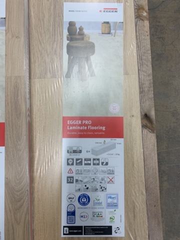 1222392-4 Ca 17,744 kvm Laminatgolv Egger 8mm ek