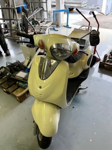 1222407-4 Electric scooter Xufeng Xfrly-1