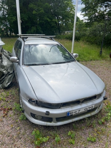 1178108-5 Mitsubishi Galant Wagon 2.4 GDI Manual, 144hp, 2001 Repair item